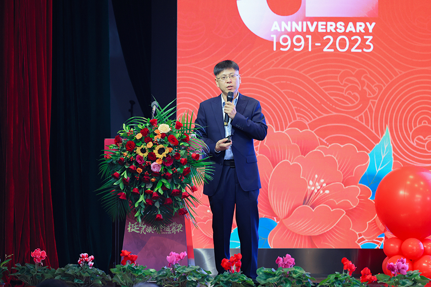 校長.jpg 校長.jpg